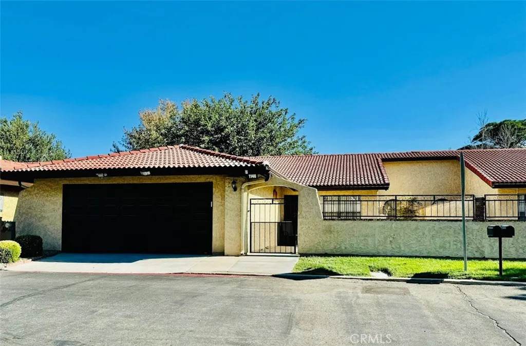 1146 Avenue J12 - Photo 1