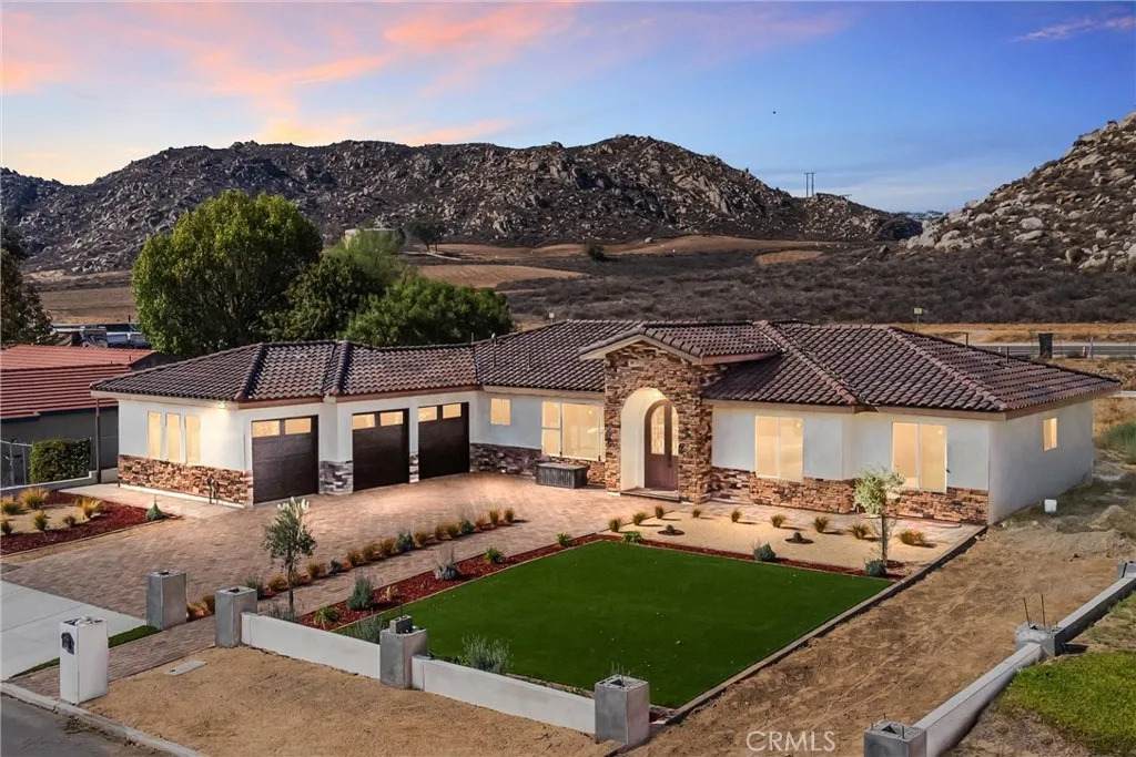 28200 War Admiral St - Photo 1