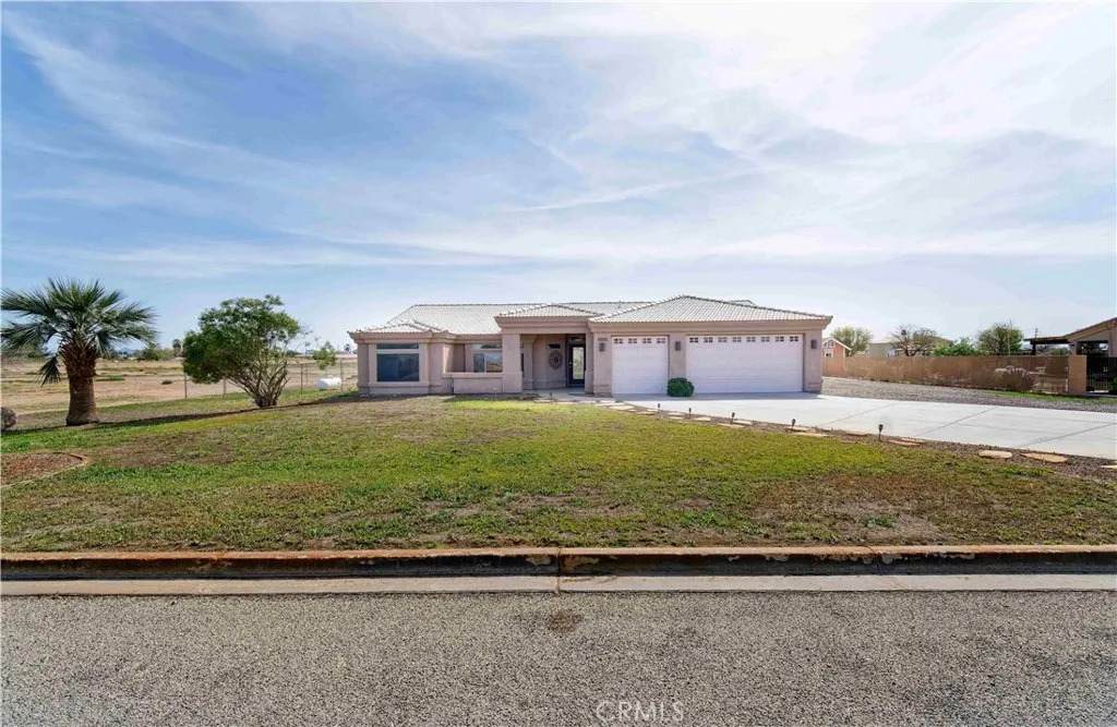 11333 Desert Trailways - Photo 1