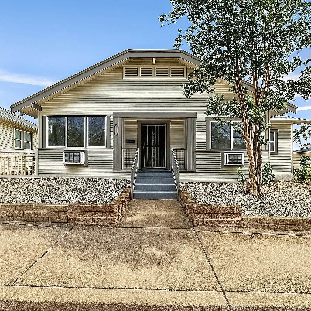 401 Graham - Photo 1