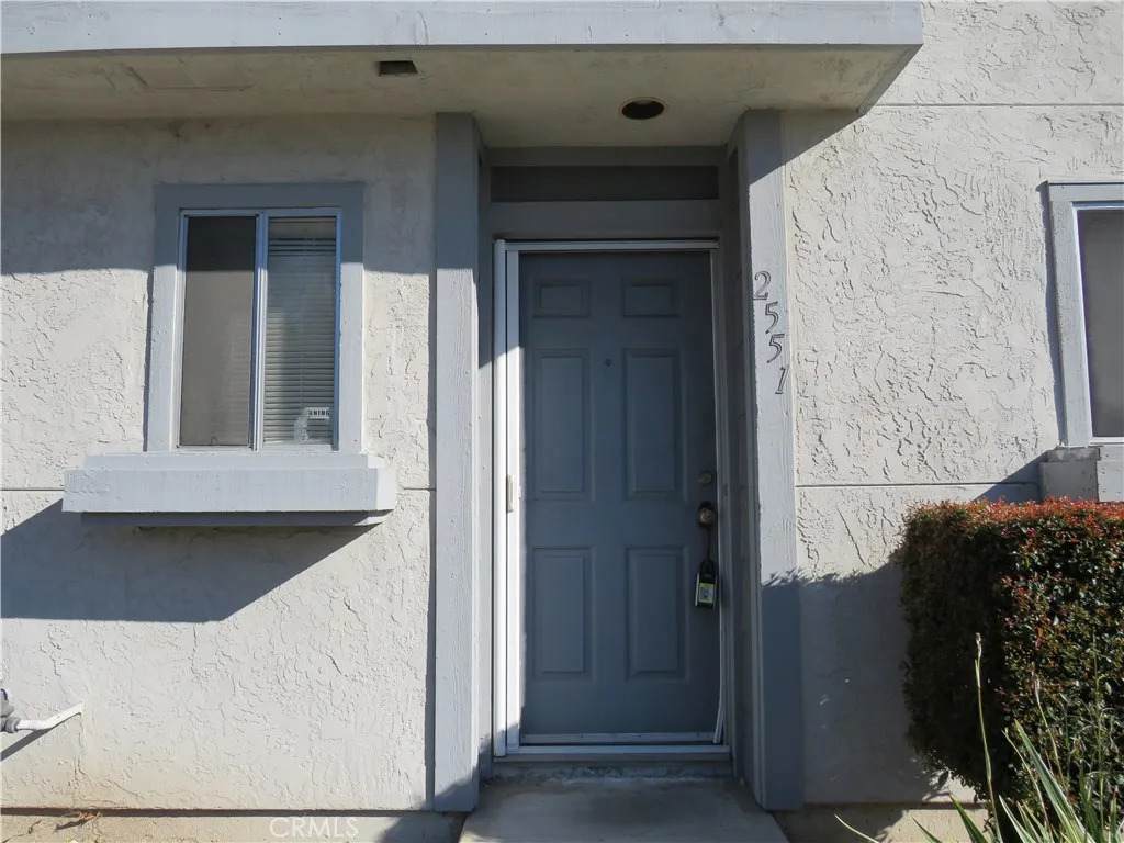 2551 Kings View - Photo 1