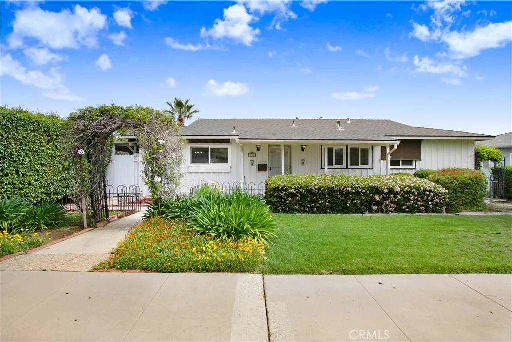927 Alta Loma Drive - Photo 1