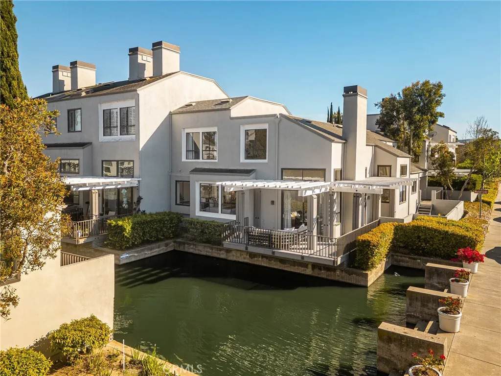 19 Waterway - Photo 1