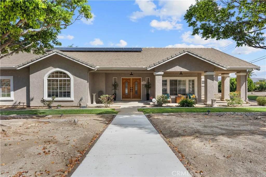 17492 Mariposa Avenue - Photo 1