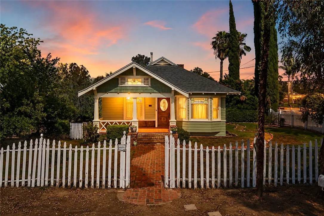 27440 Dartmouth - Photo 1