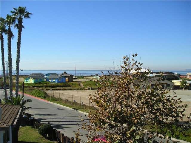137 Carnation Ave - Photo 1