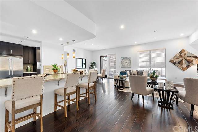 402 Rockefeller - Photo 1