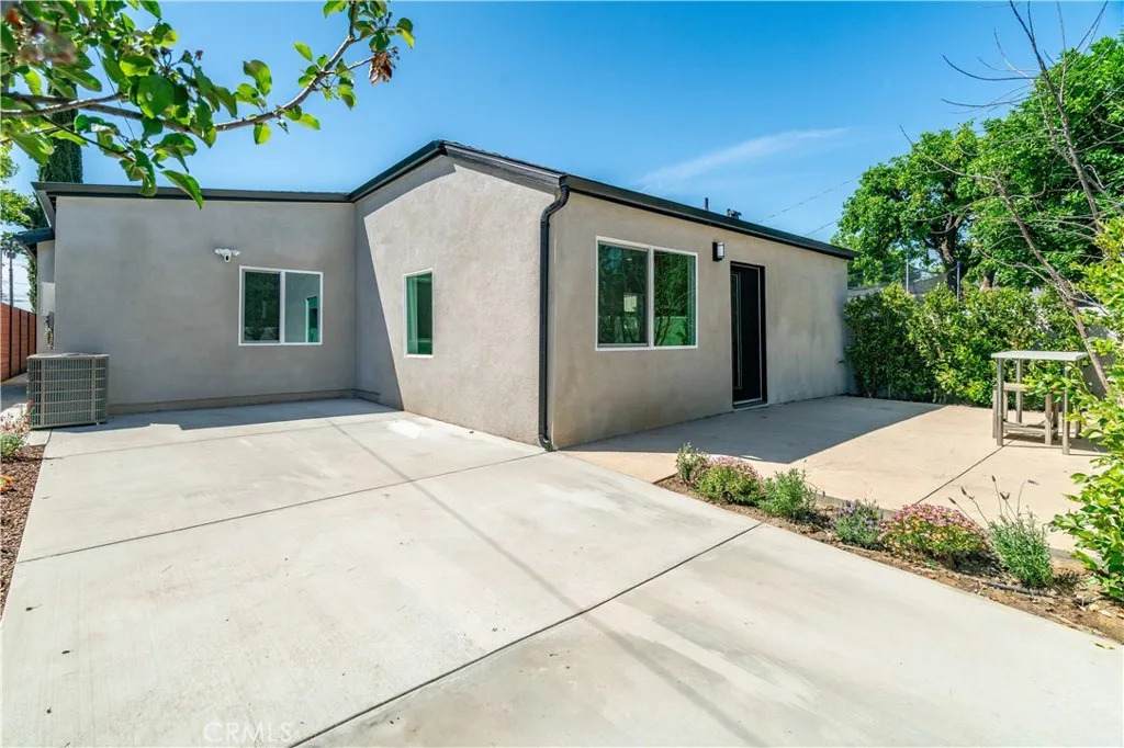 1332 Lincoln Street - Photo 1