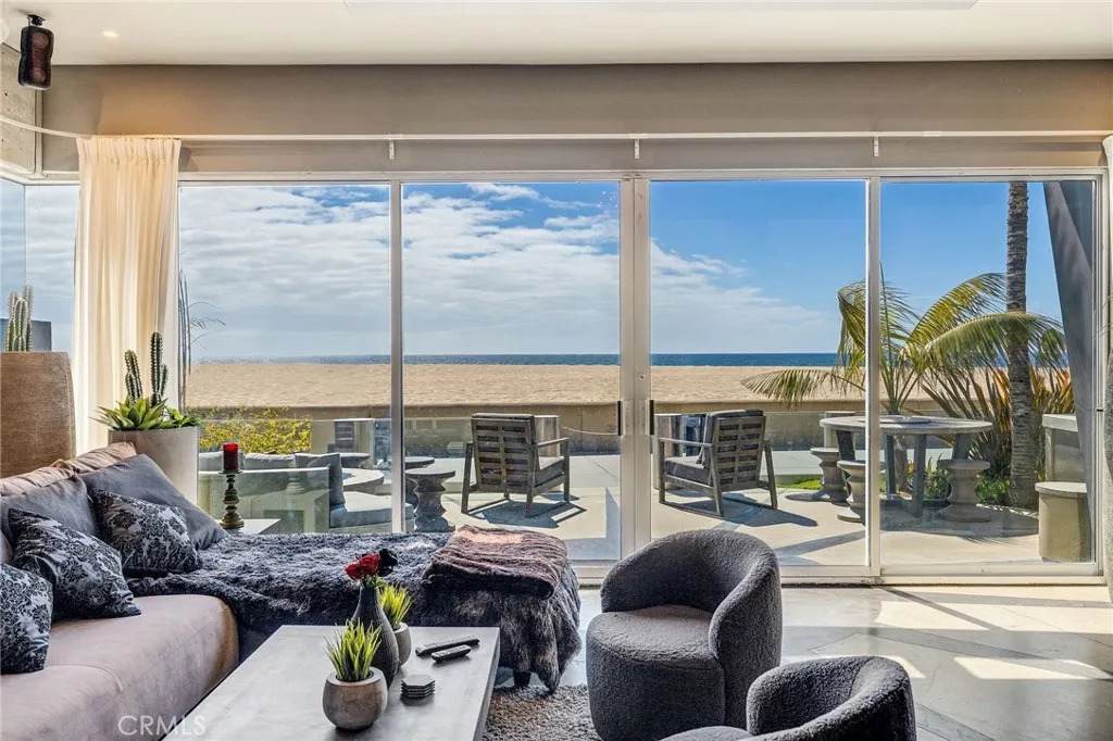 2024 The Strand - Photo 1