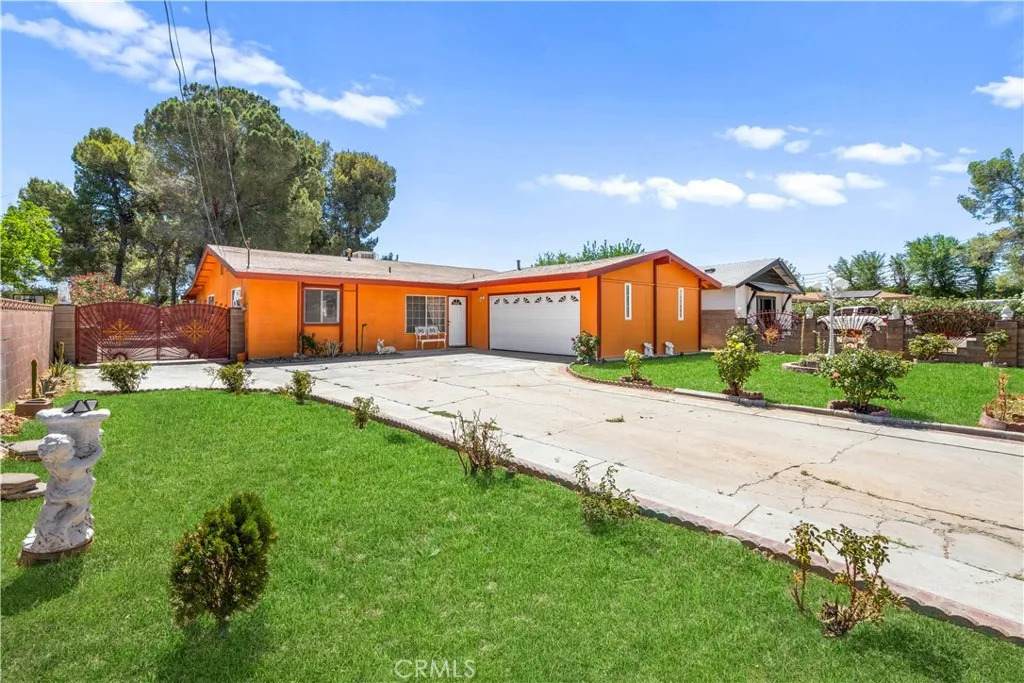 43236 20th Street - Photo 1