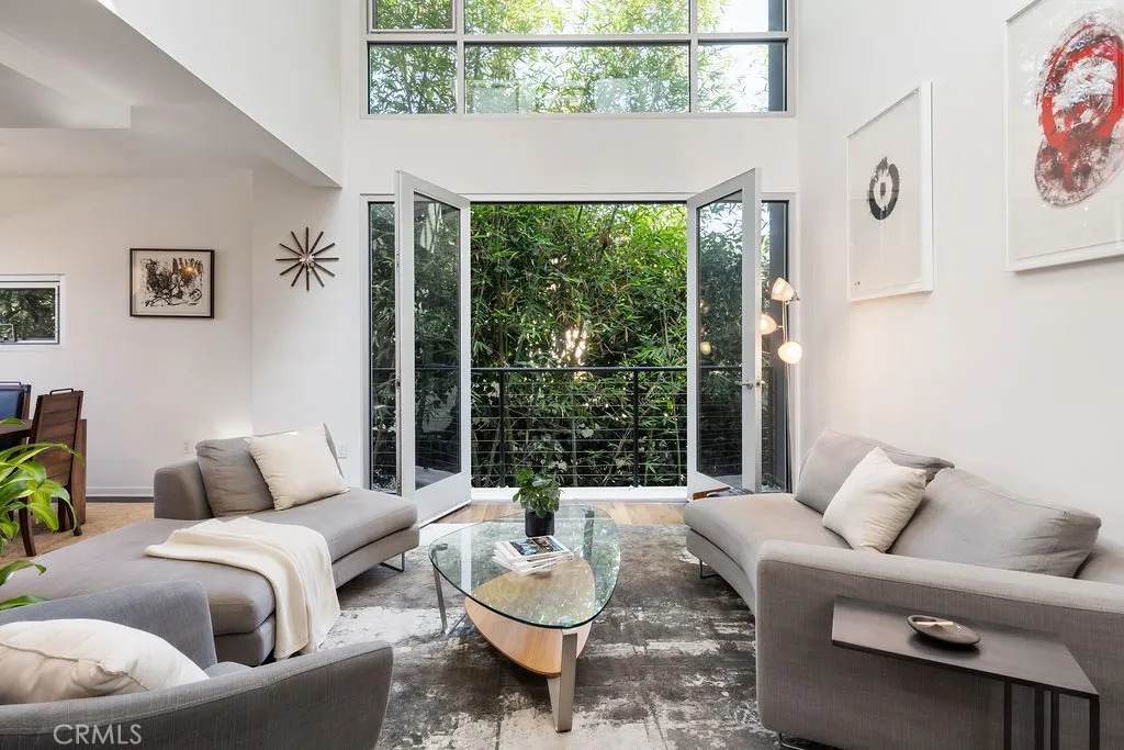 4111 Sunset Boulevard - Photo 1