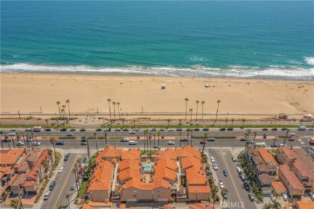 2000 Pacific Coast Highway - Photo 1