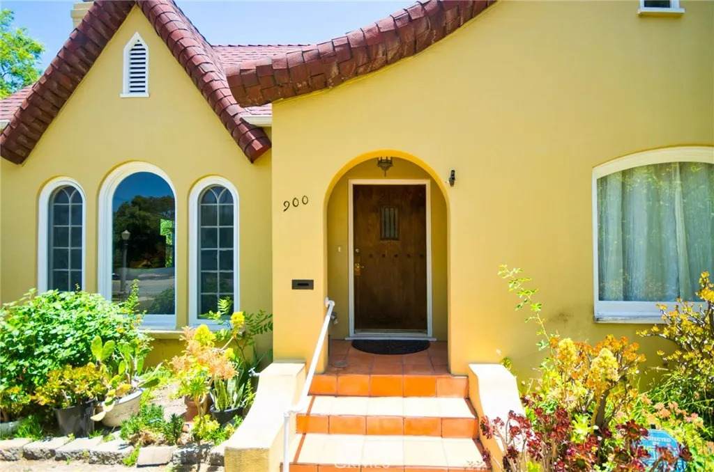 900 Los Robles Avenue - Photo 1