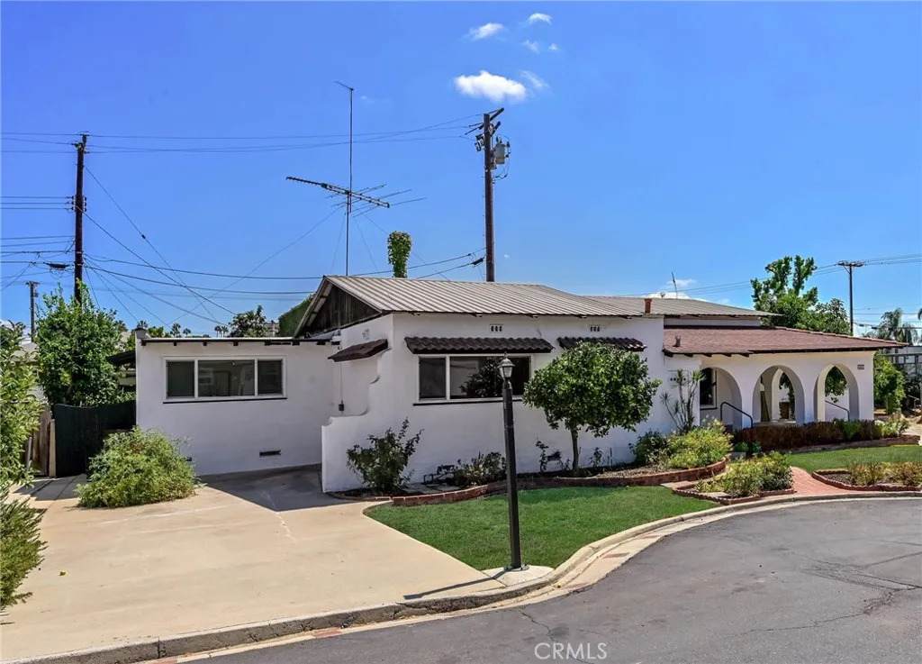 4942 Gem Lane - Photo 1