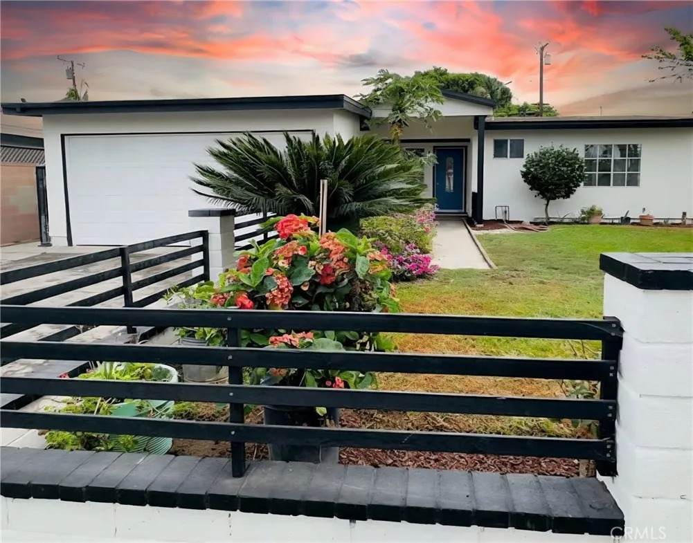 720 Le Borgne Avenue - Photo 1