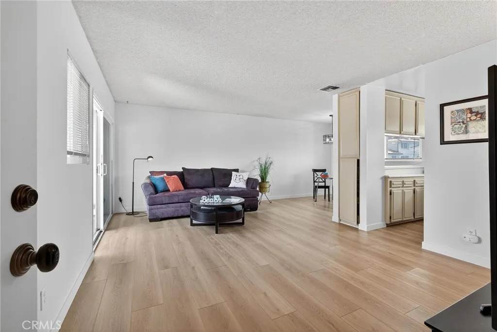 520 Avenue B - Photo 1