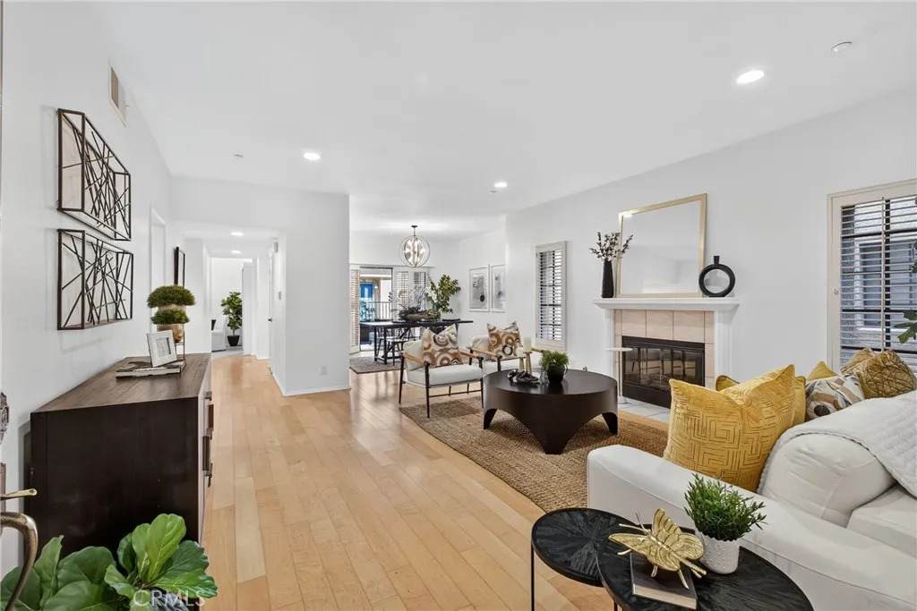 618 Fairview - Photo 1