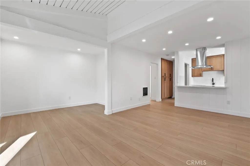 1030 Macarthur - Photo 1