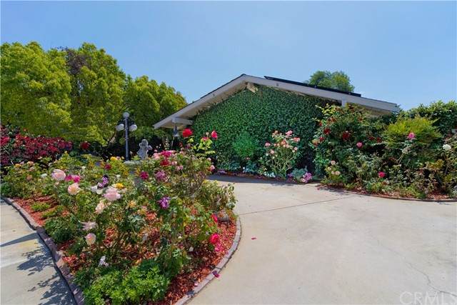 3338 Harvey - Photo 1
