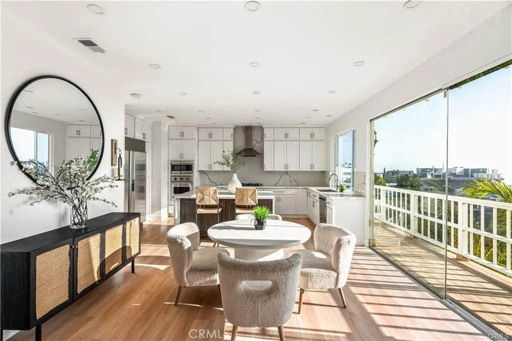 2019 Sunset Plaza Drive - Photo 1