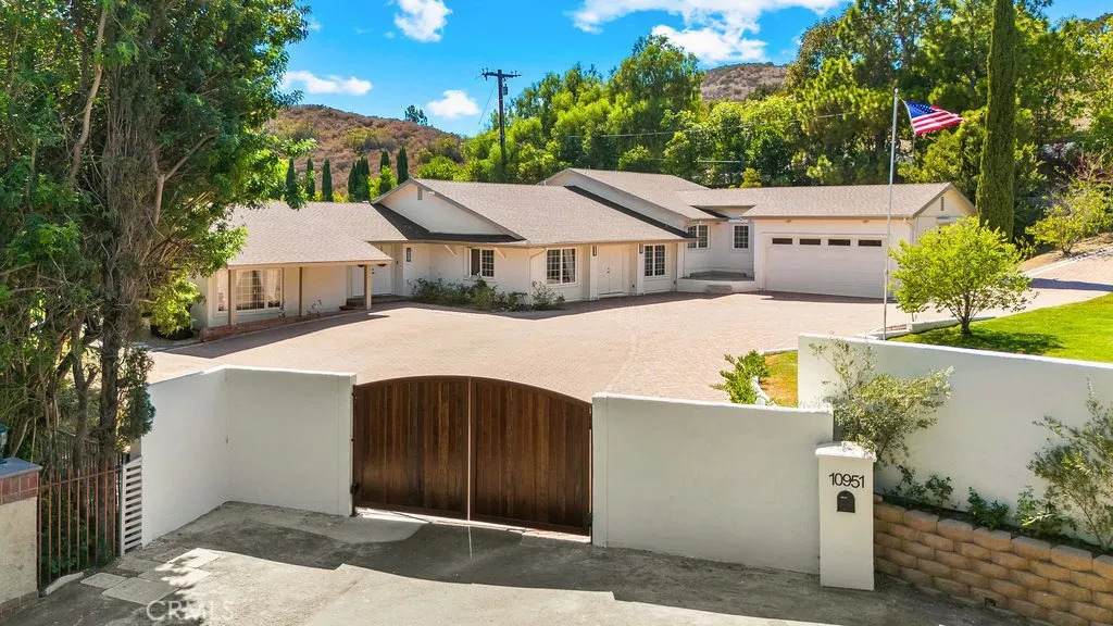 10951 Meads - Photo 1