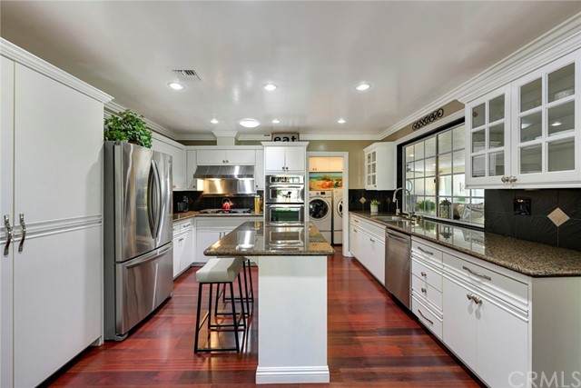 5427 Grandview Avenue - Photo 1