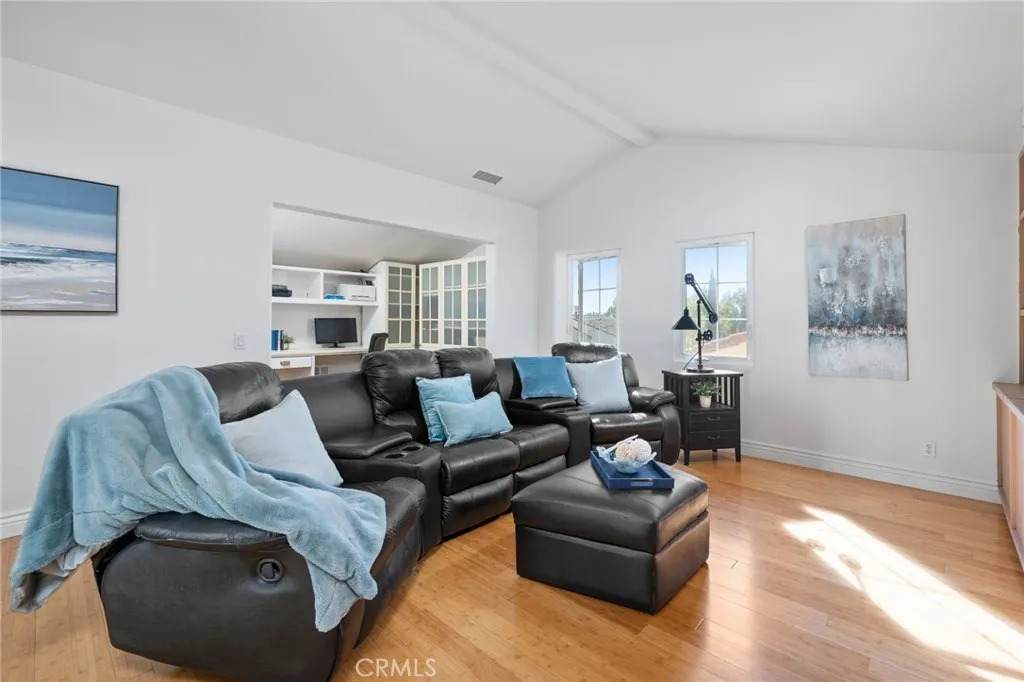 40 Waterspout - Photo 1