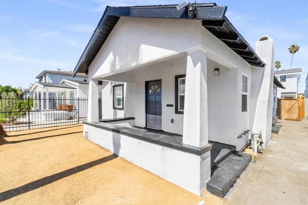 6616 Denver Avenue - Photo 1