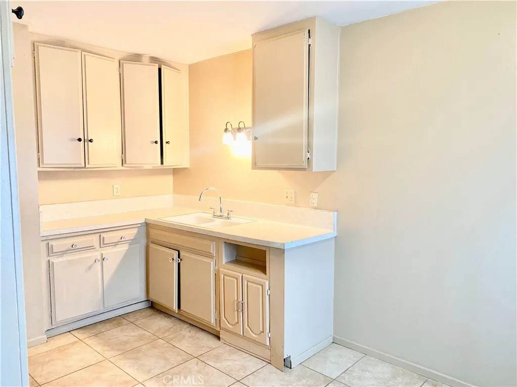 8616 Loop Boulevard - Photo 1