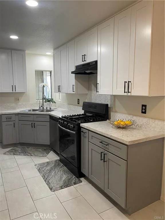 13842 Olive Street - Photo 1