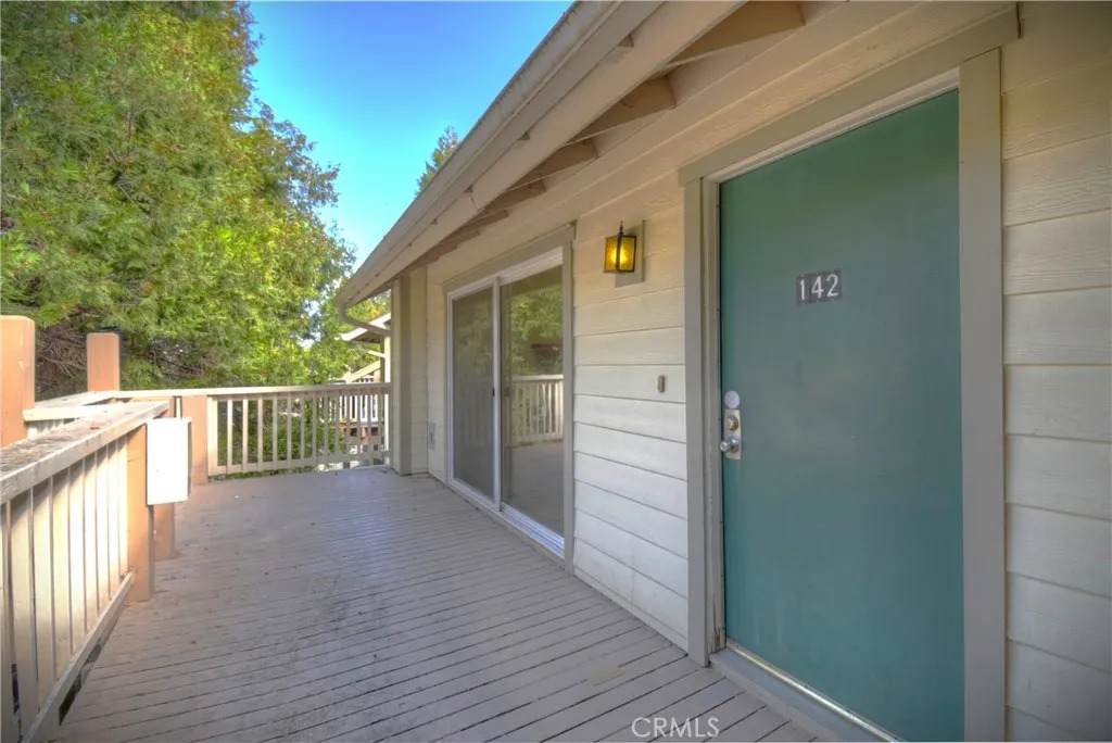 142 Rockledge Lane - Photo 1