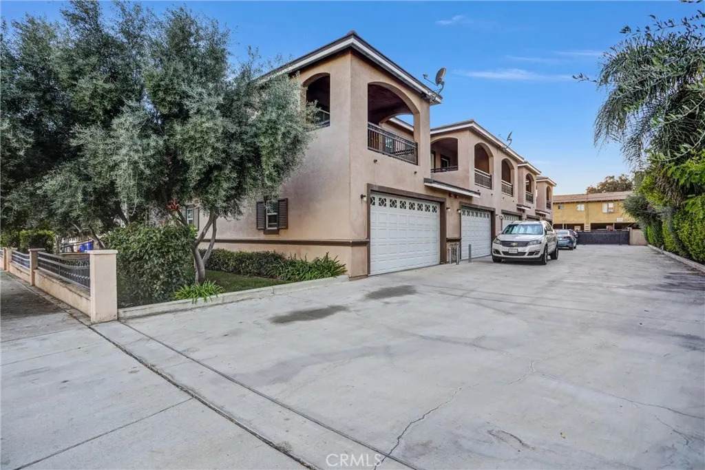 228 Orange - Photo 1