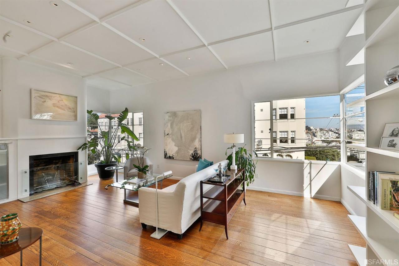 2201 Leavenworth Street - Photo 1