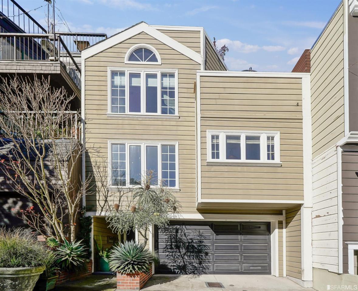 228 Roosevelt Way - Photo 1