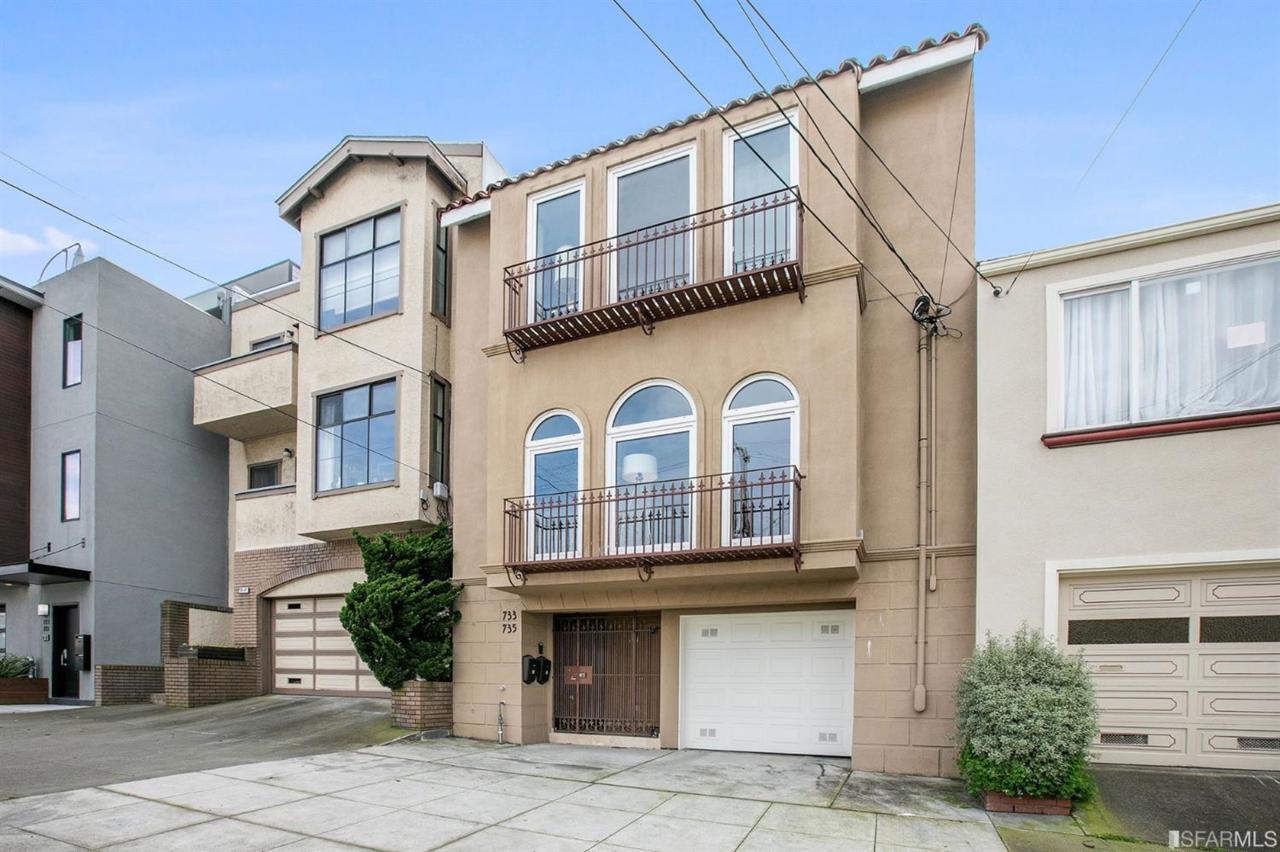 735 Kirkham Street - Photo 1