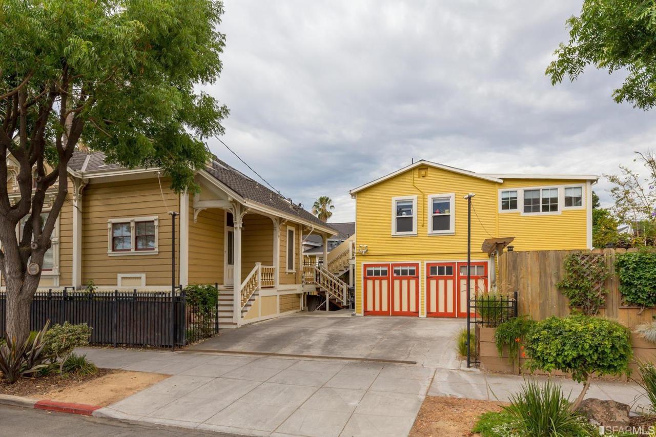 285 Saint James - Photo 1