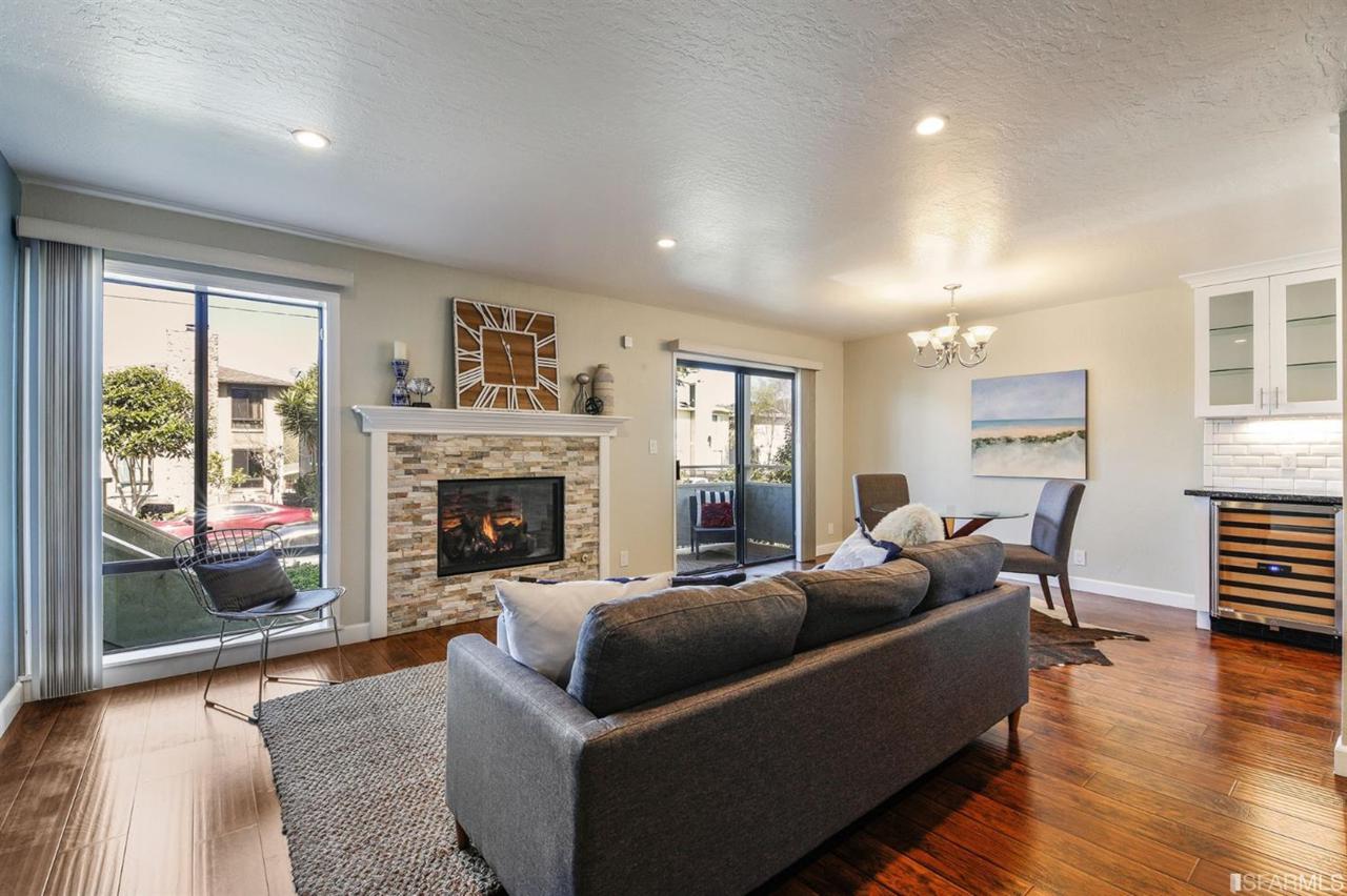 454 Cypress Avenue - Photo 1