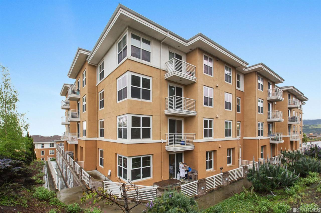 501 Crescent Way - Photo 1