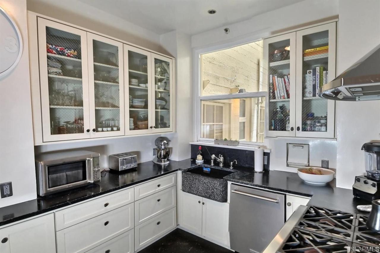 850 Powell Street - Photo 1