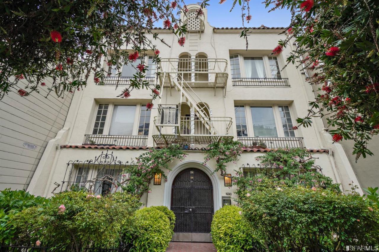 2130 Leavenworth Street - Photo 1