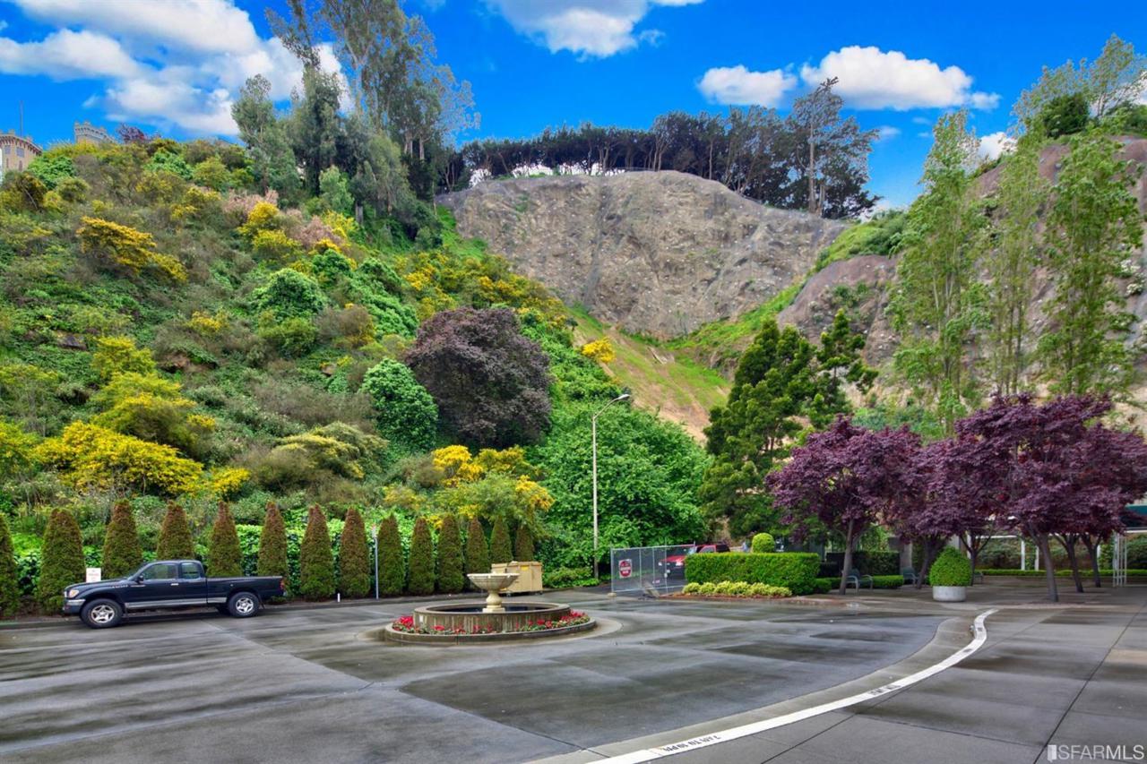 220 Lombard Street - Photo 1