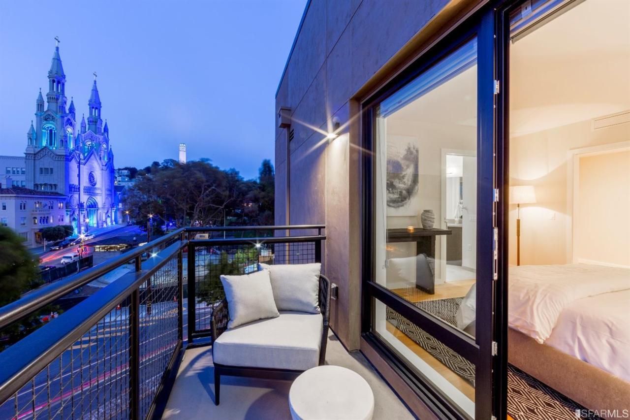 1731 Powell Street - Photo 1