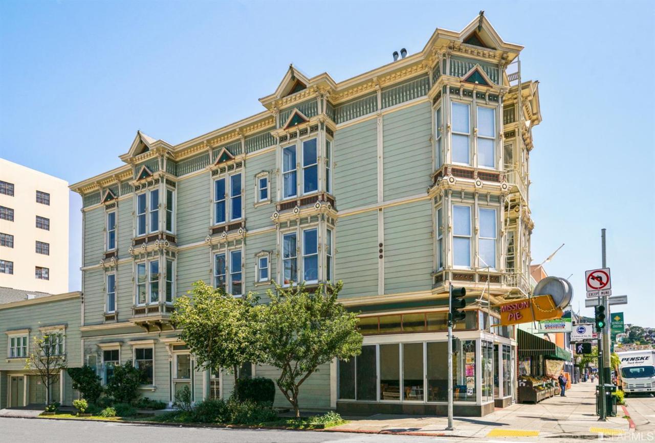 2901-2903 Mission Street - Photo 1