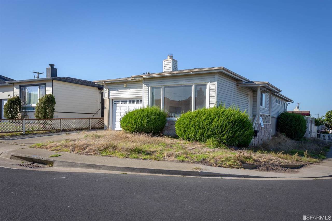 626 Skyline Drive - Photo 1