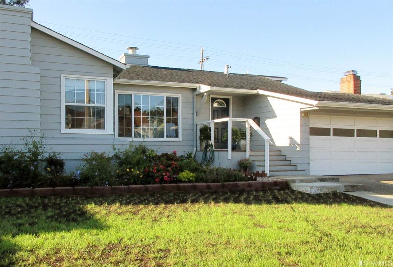 104 Village Lane - Photo 1