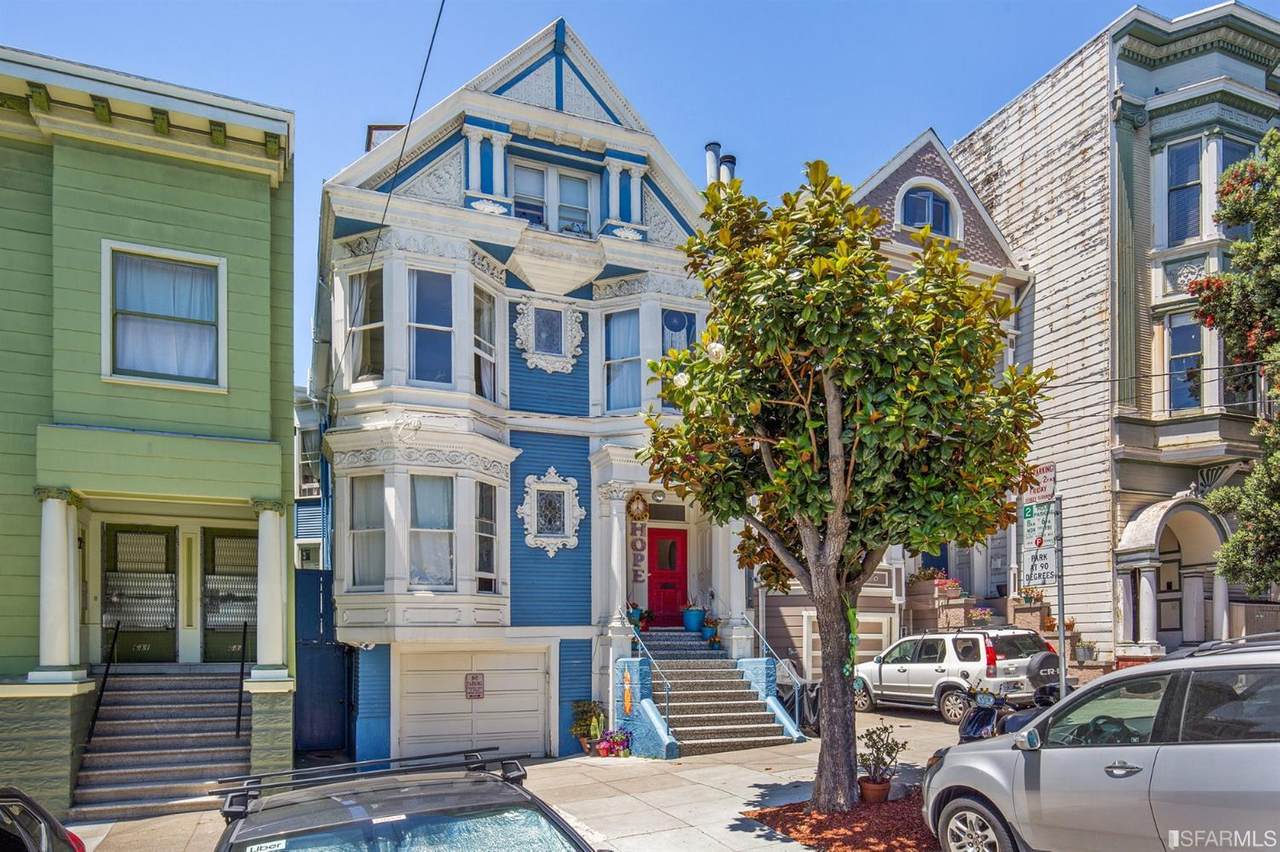 635-637 Baker Street - Photo 1