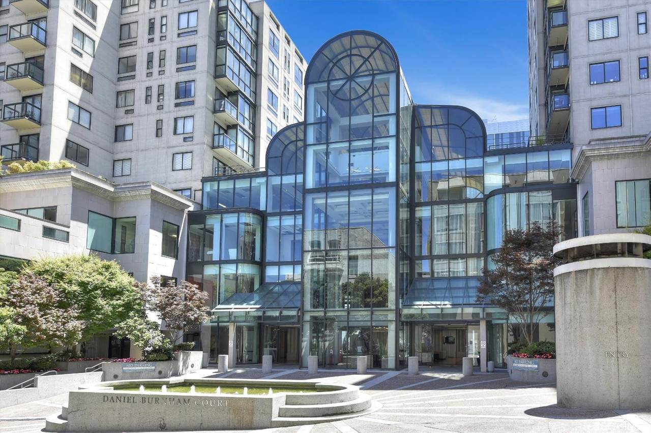 1 Daniel Burnham Court - Photo 1
