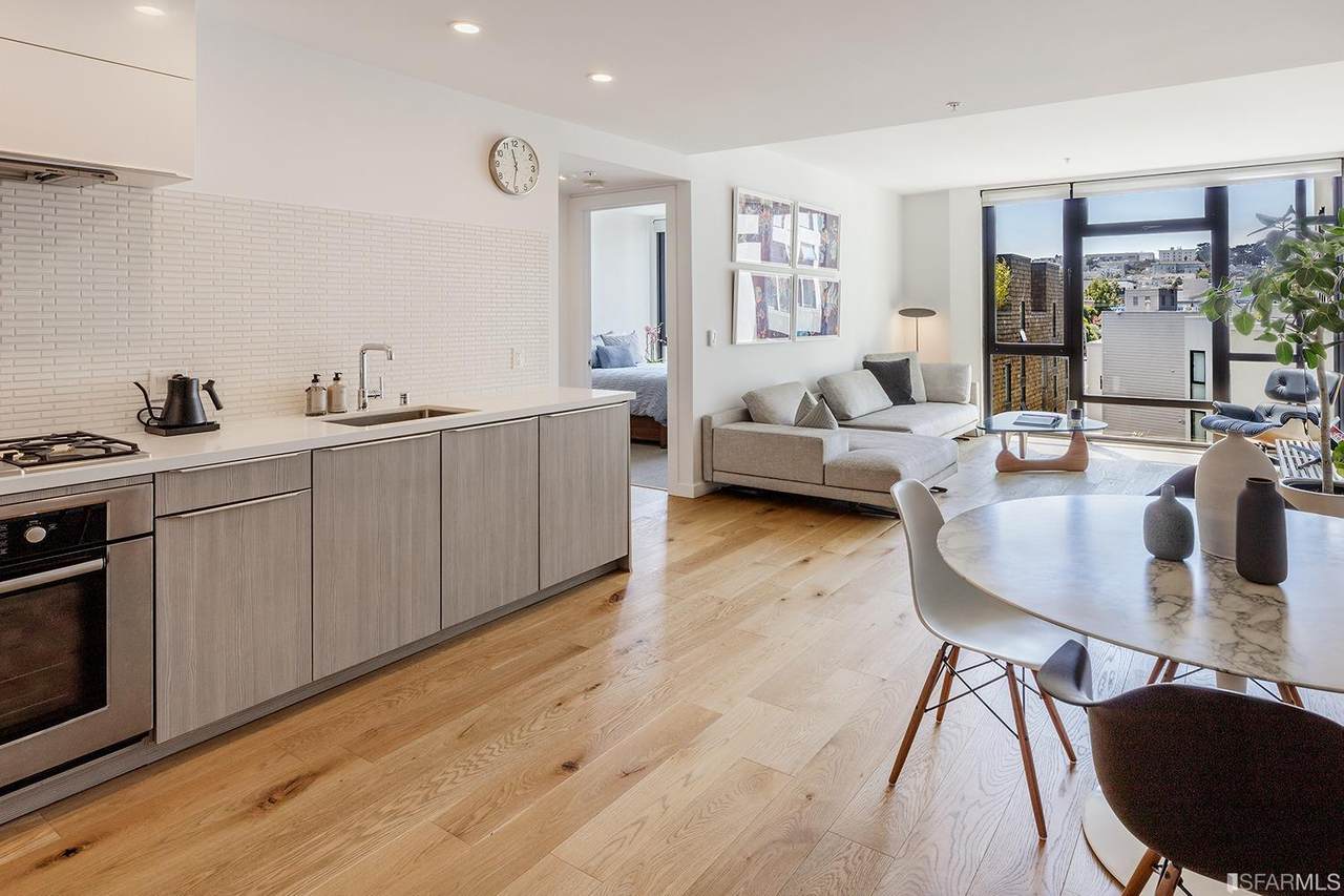 300 Ivy Street - Photo 1