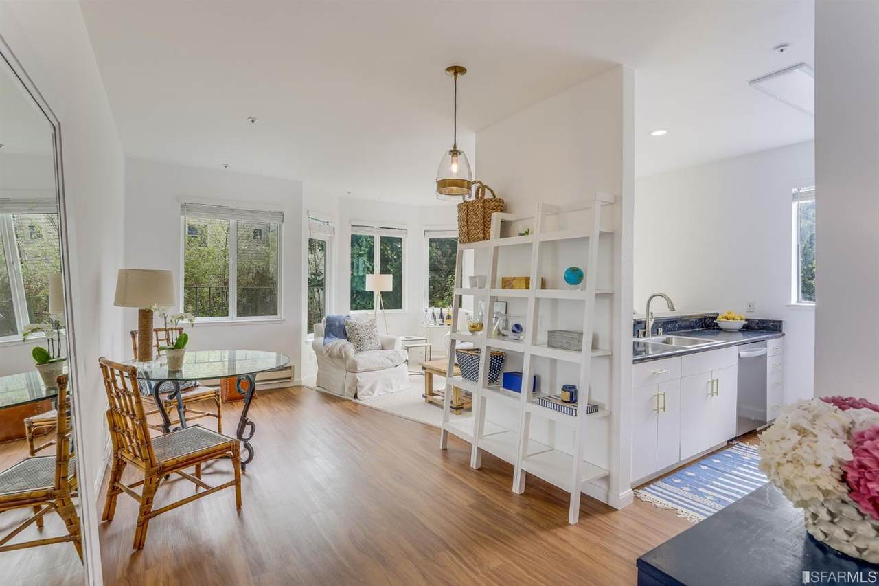 190 Cervantes Boulevard - Photo 1