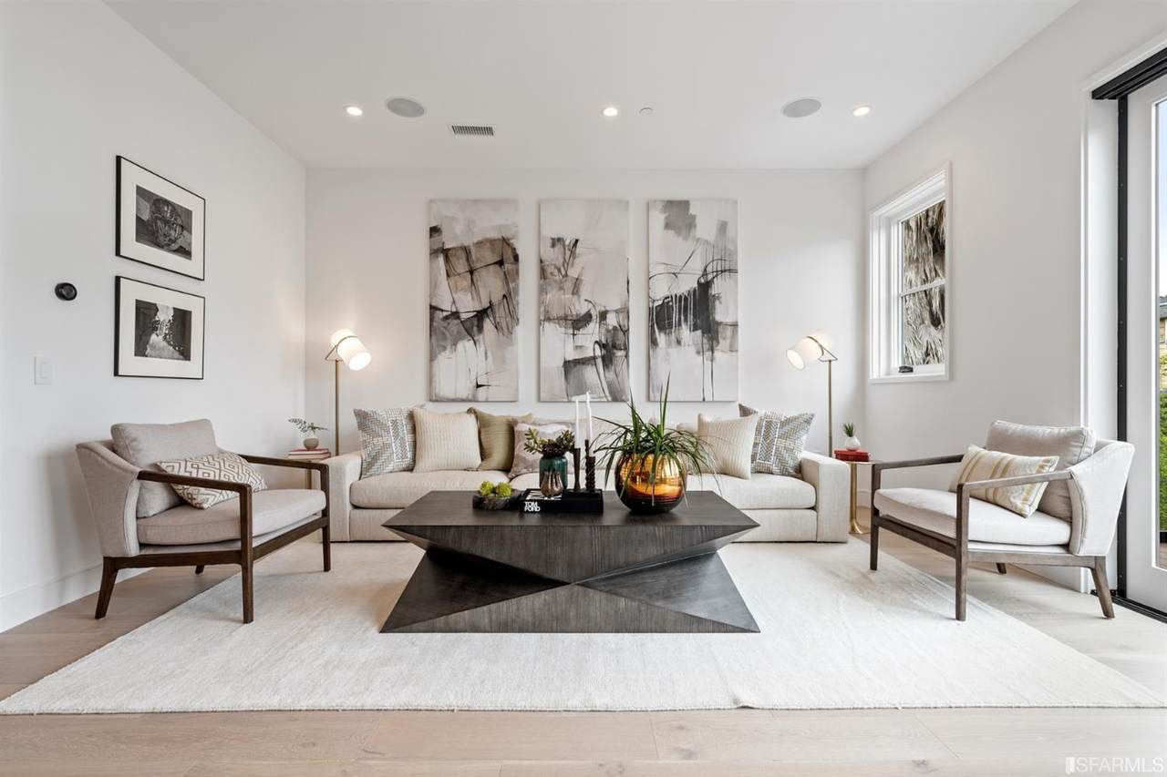 825 York Street - Photo 1